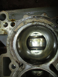 Load image into Gallery viewer, Johnson/ Suzuki 140hp 4 stroke outboard crankcase block
