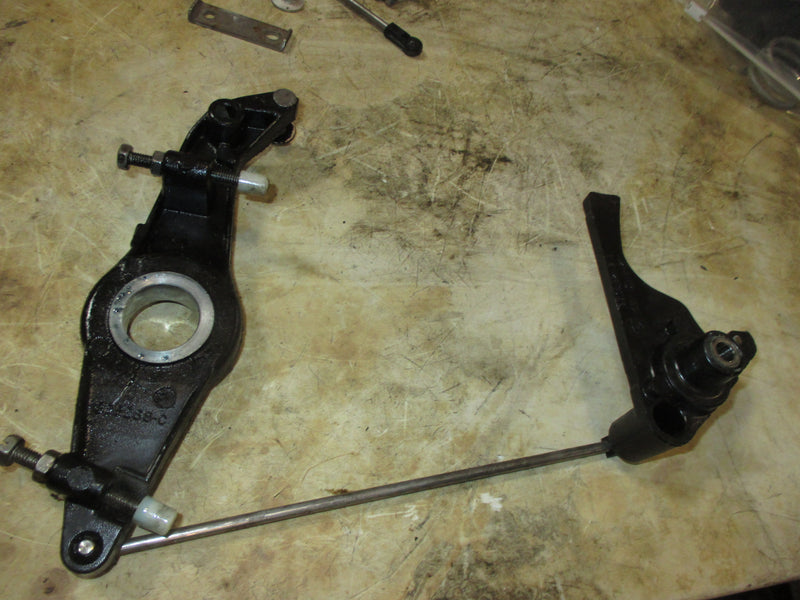 mercury optimax 200hp 3.0L outboard throttle bracket (825568-C)