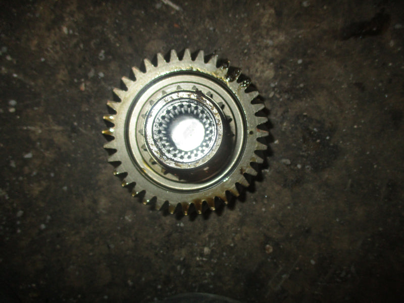 Johnson/ Suzuki 140hp 4 stroke outboard driven gear (12732-90J00)