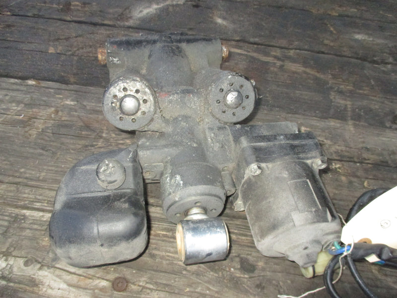 Suzuki DF140-175 tilt trim unit SHOWA #2