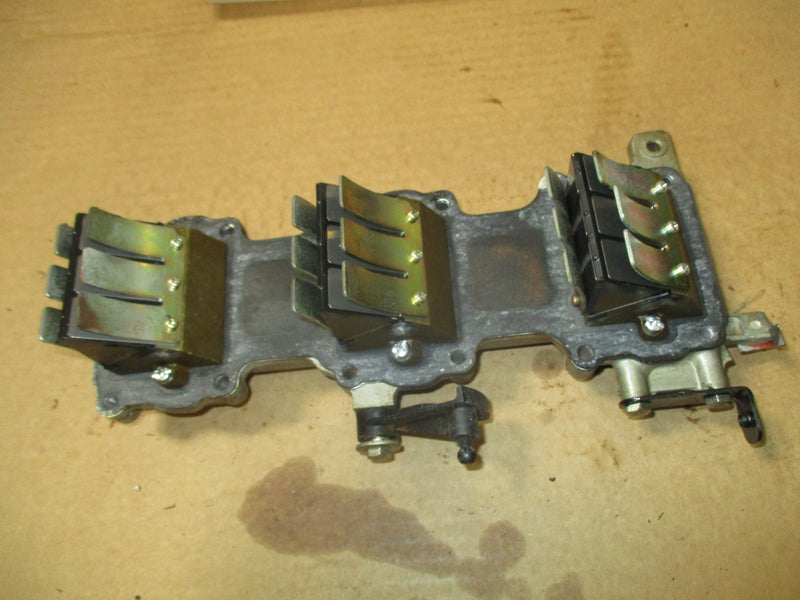 Yamaha 90hp 2 stroke outboard intake manifold with reeds (6H1-13641-00-94)