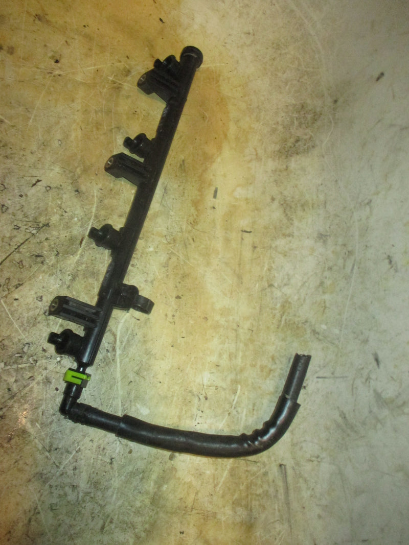 Yamaha 200hp 4 stroke outboard Fuel rail (6DA-13751-00)
