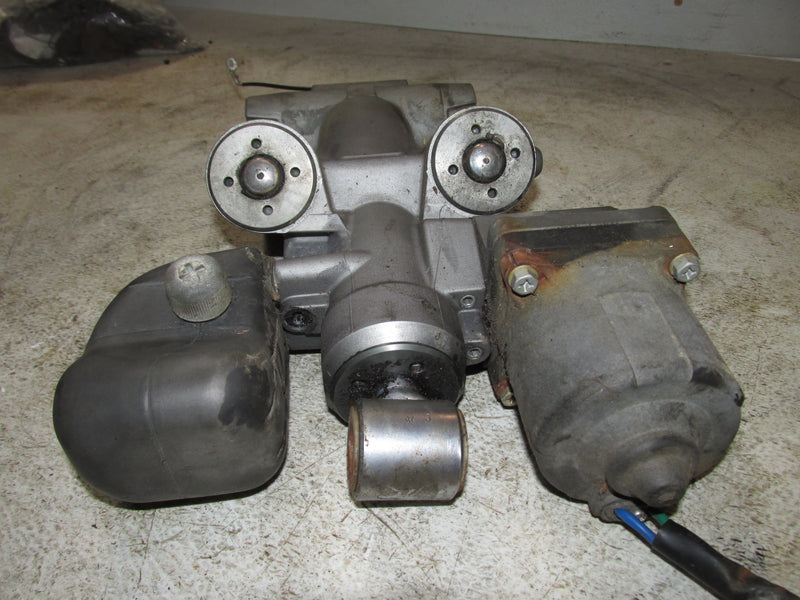 Suzuki DF140 4 Stroke Outboard Tilt Trim Unit