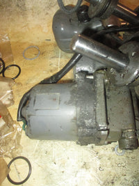 Load image into Gallery viewer, Honda 225hp 4 stroke outboard Showa Tilt Trim Unit (PARTS)
