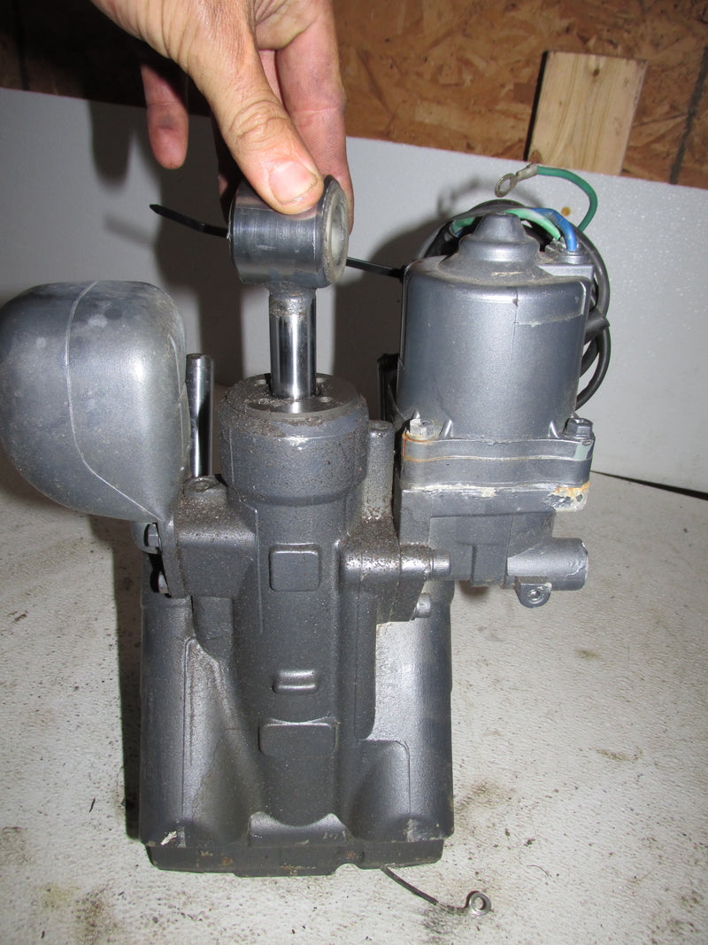 Yamaha 200hp HPDI 2 Stroke Outboard Tilt Trim Unit (68F-43800-00-4D)