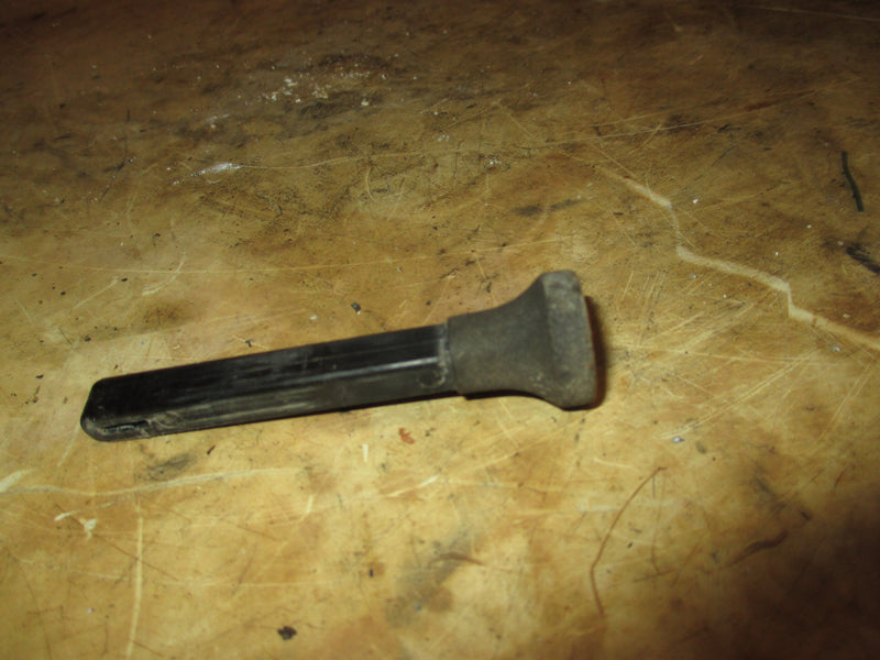 Yamaha/mariner 15hp 2 stroke outboard choke knob