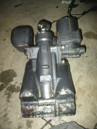 Load image into Gallery viewer, Yamaha outboard SHOWA tilt trim unit FOR PARTS

