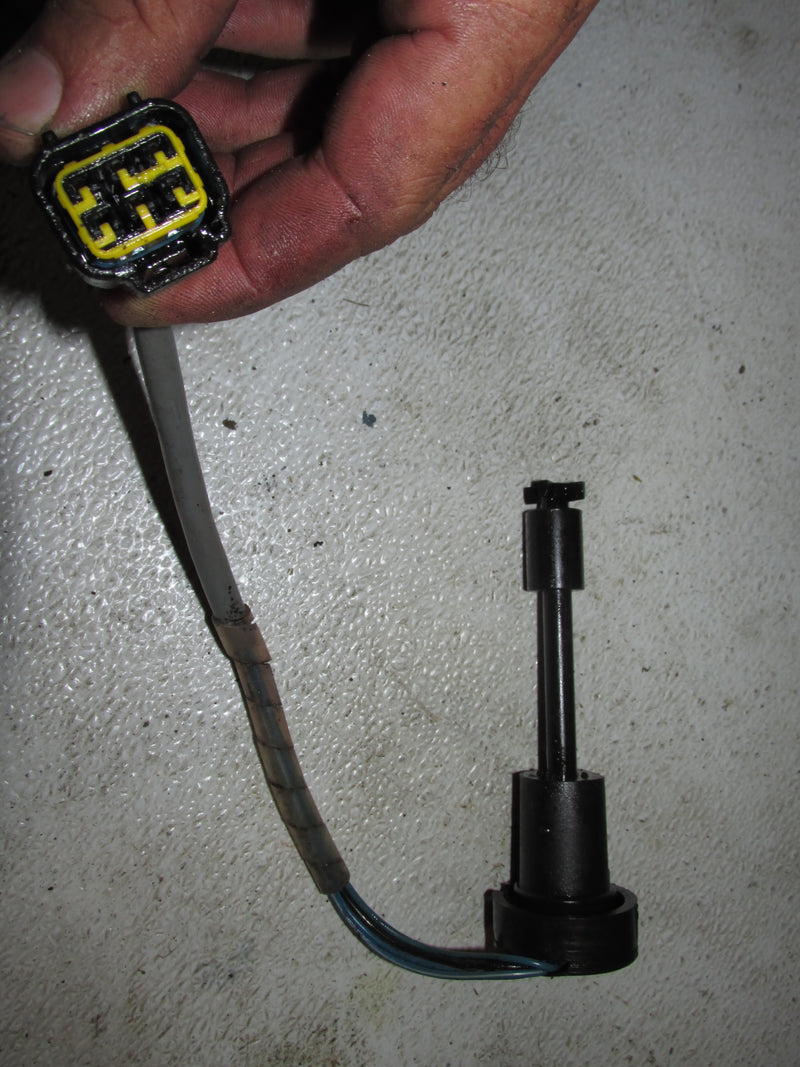 Yamaha 150hp HPDI 2 Stroke Outboard Oil Level Sensor (67H-85730-01-00)