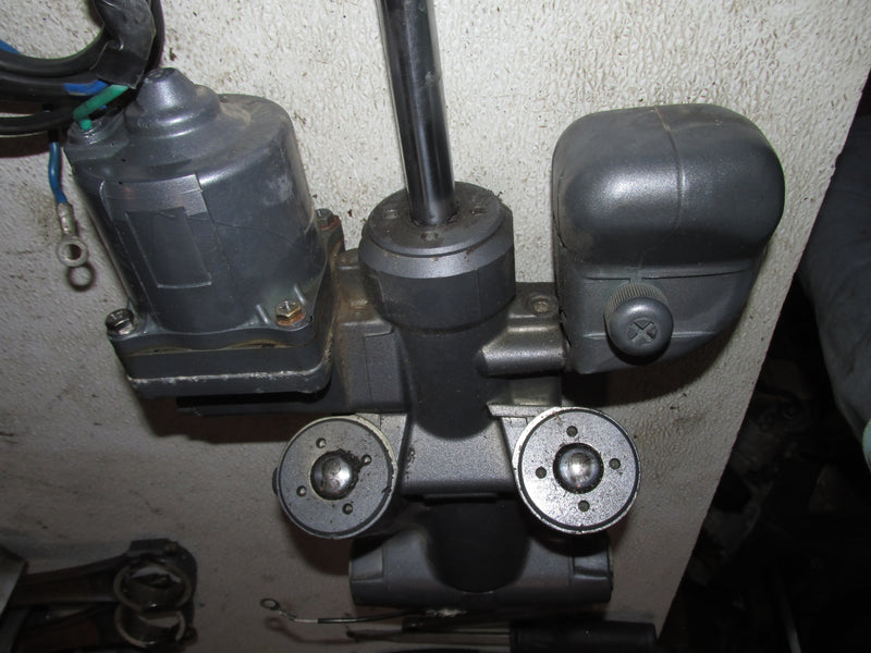 Yamaha 150hp HPDI 2 Stroke Outboard Showa Tilt Trim Unit (68F-43800)