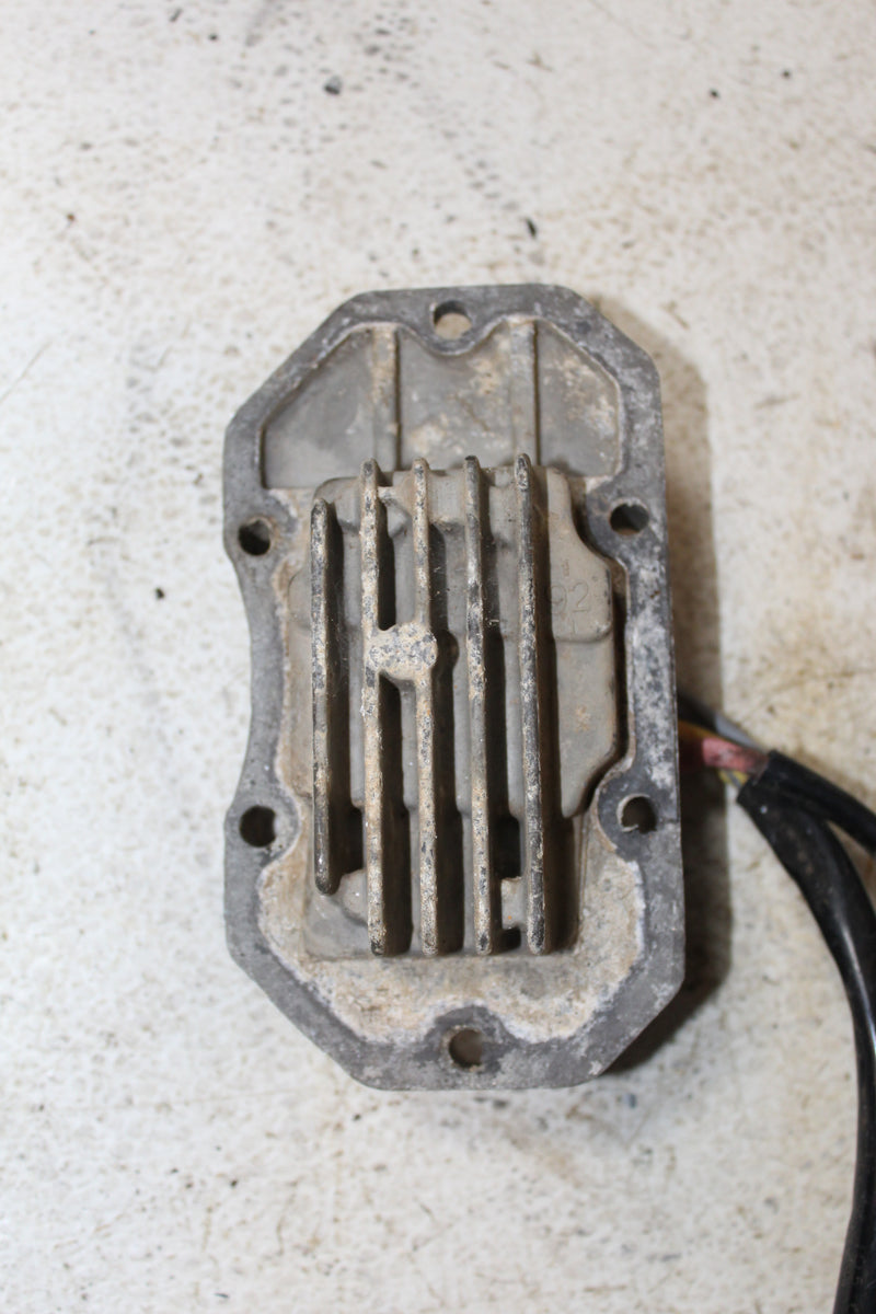 Evinrude 90HP 2 Stroke Outboard Rectifier Regulator (584423)