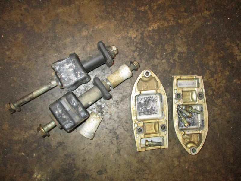 Honda BF150A outboard mounting bolt and bracket
