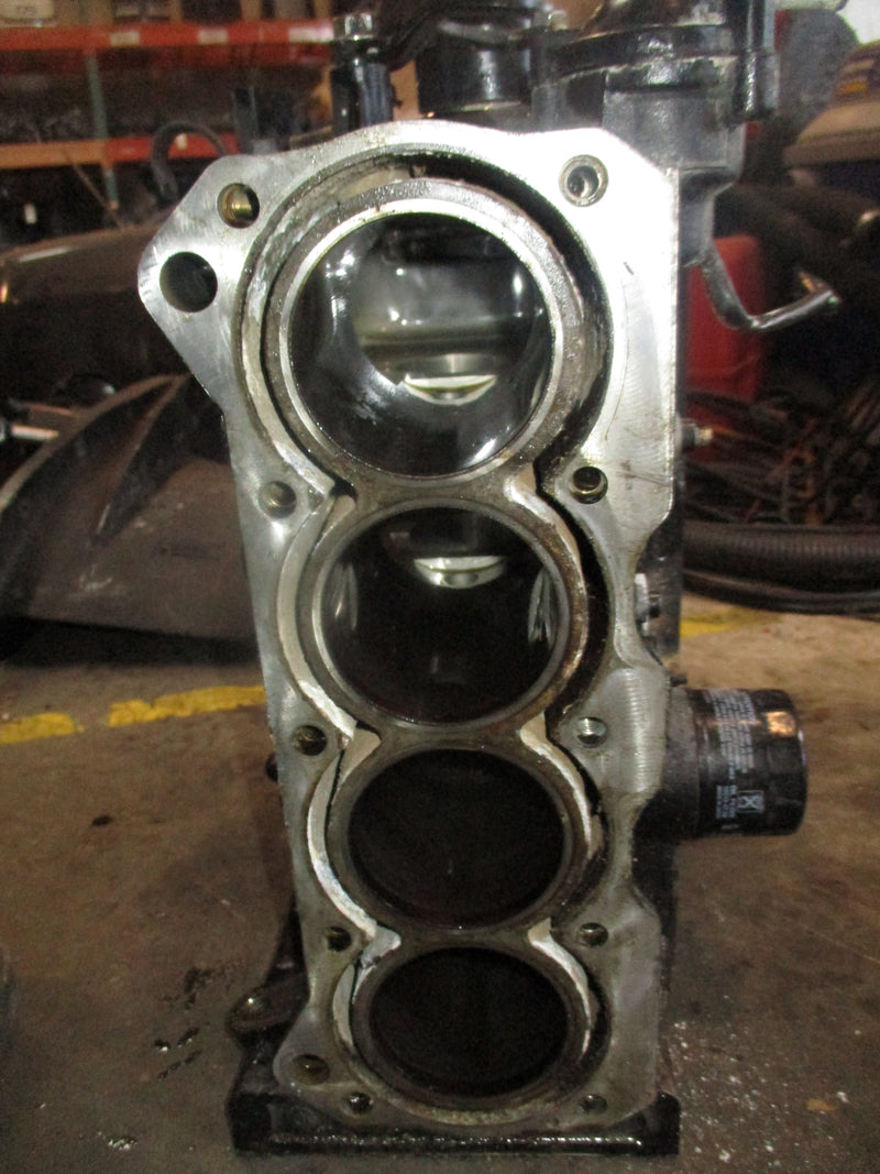 Suzuki DF70 outboard crankcase block