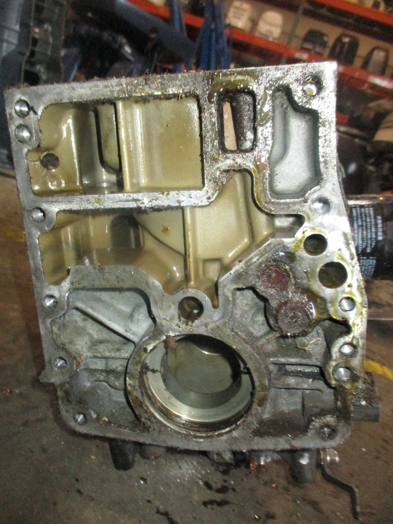 Suzuki DF70 outboard crankcase block