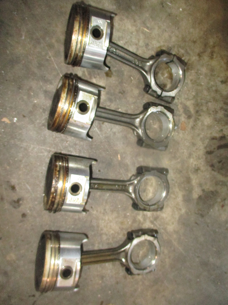 Suzuki DF70 outboard piston and rod set of 4 (12111-99E01)