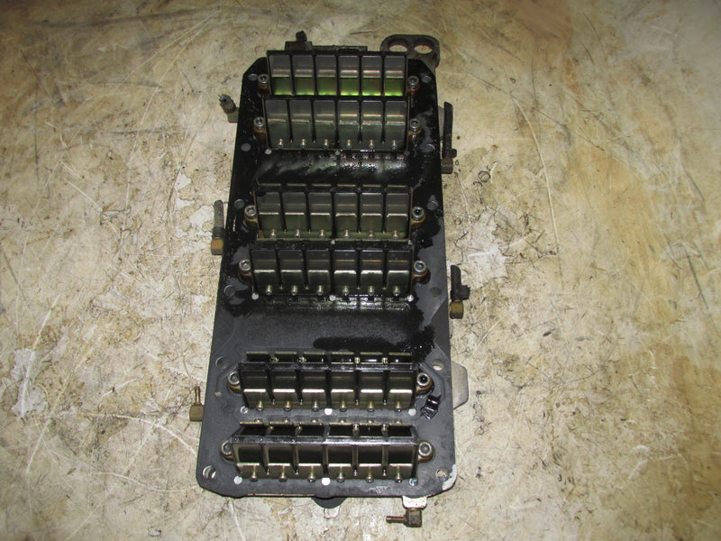 Mercury 225hp Optimax 2 stroke outboard Intake manifold and reeds (858541T3)