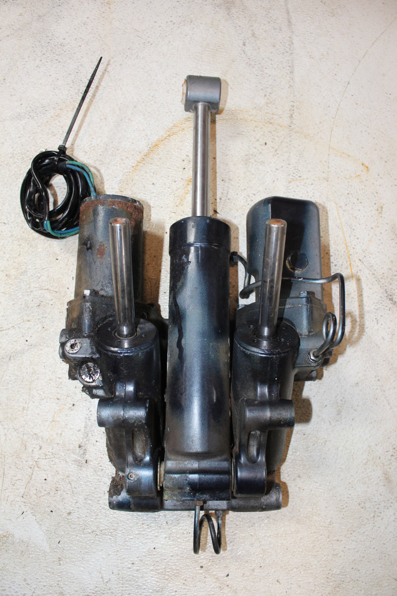 Yamaha 175HP 2 Stroke Outboard Tilt Trim Unit