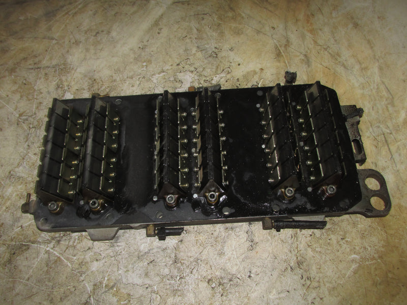 Mercury 225hp Optimax 2 stroke outboard Intake manifold and reeds (858541T3)