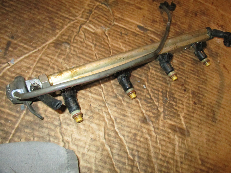Honda BF135 outboard fuel rail and injector set (16621-ZY6-000)