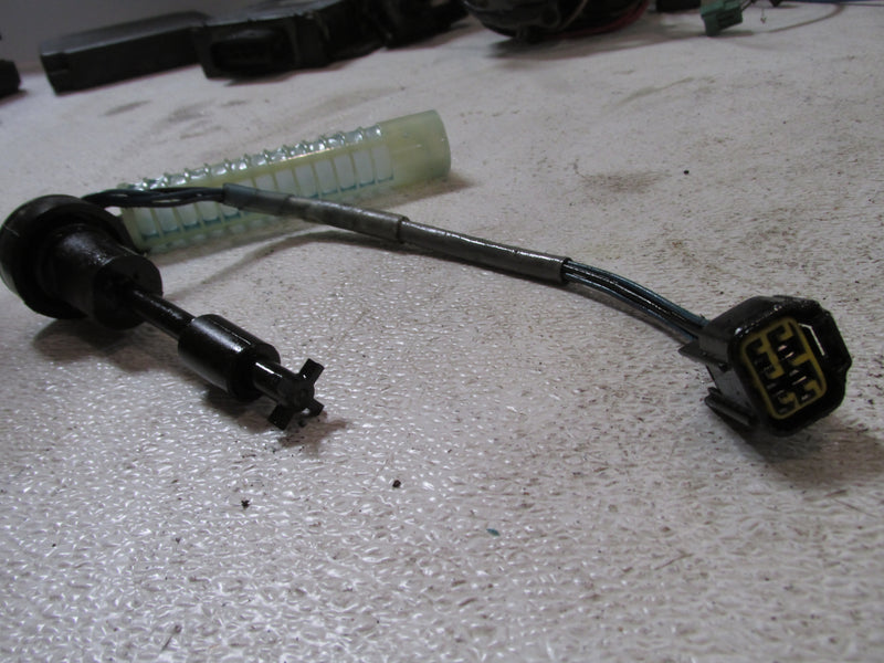 Yamaha 200hp HPDI 2 Stroke Outboard Oil level sensor (67H-85730-01-00)