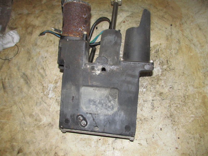 Mercury 225hp Optimax 2 stroke outboard Tilt trim unit (8M023193)