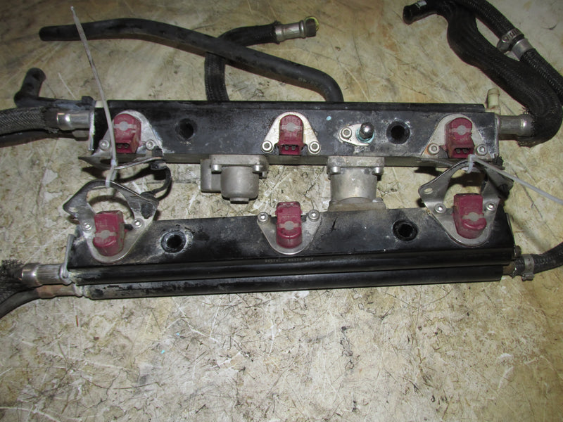 Mercury 225hp Optimax 2 stroke outboard Fuel rail and Injector set (895749)