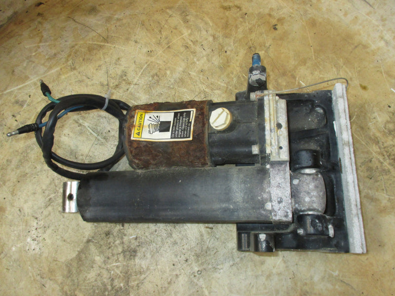 Yamaha/Mercury 90hp 4 stroke outboard tilt trim unit