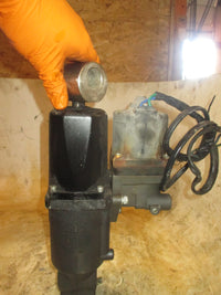 Load image into Gallery viewer, Suzuki DF115 115hp 4 stroke outboard Tilt Trim Unit
