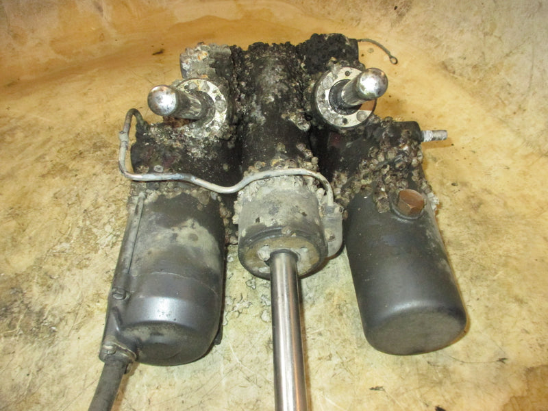 Yamaha 225hp 2 stroke outboard Tilt Trim Unit