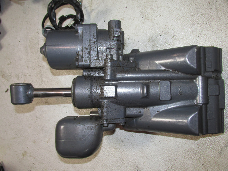 Yamaha 200hp HPDI 2 Stroke Outboard Tilt trim unit (68F-43800-01-4D)