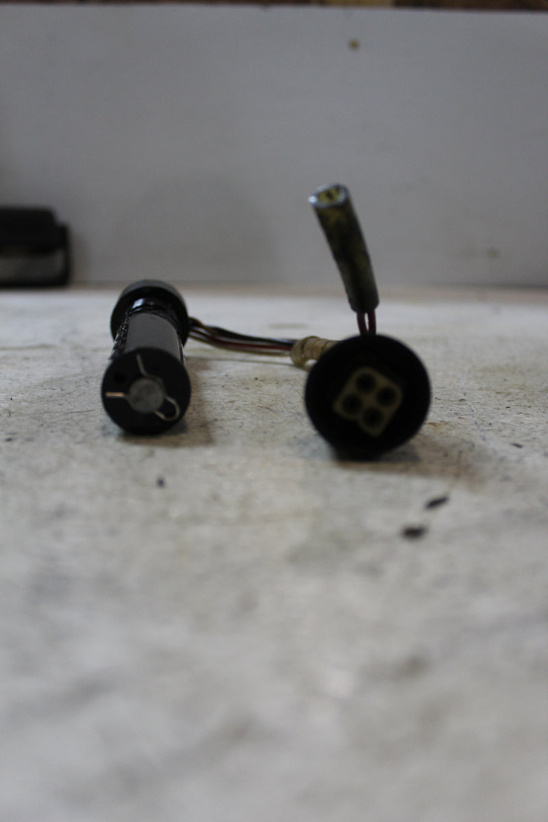 Yamaha 175HP 2 Stroke Outboard Oil Level Sensor (6E5-85720-07-00)