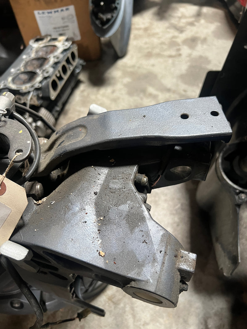 Yamaha 115hp 4 stroke outboard 20" shaft mid section