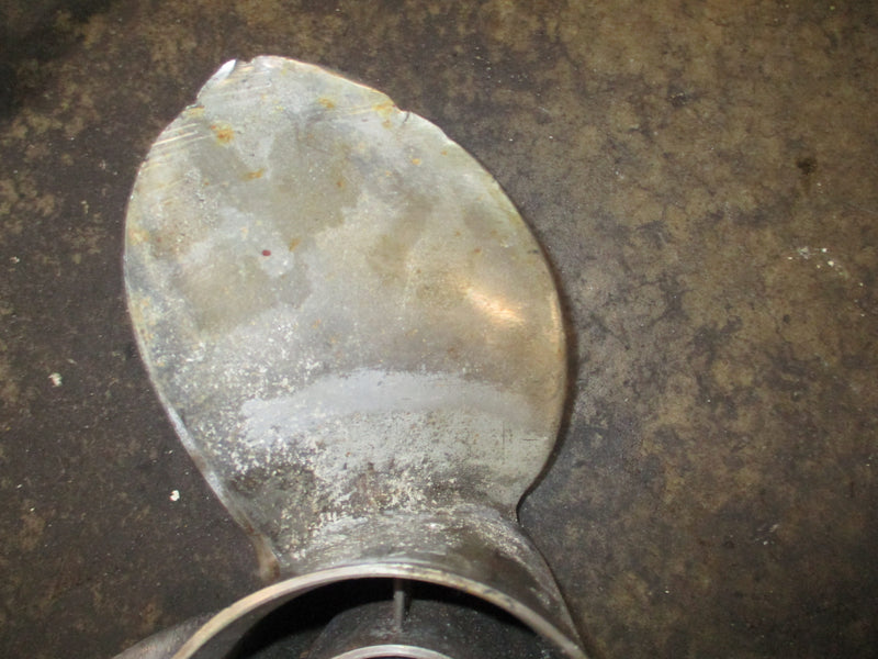 Suzuki DF90-140 outboard Powertech stainless prop 15 spline NEEDS REPAIR