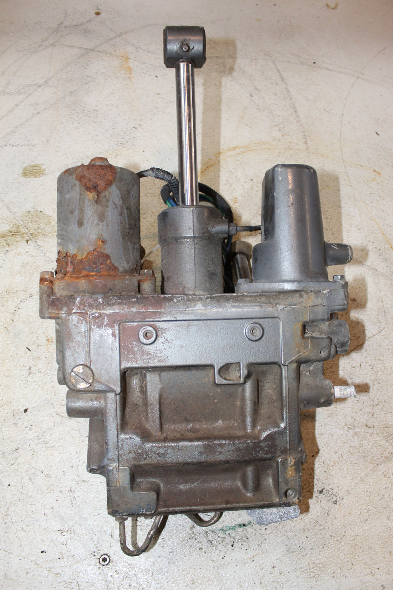Suzuki DT150 150hp Outboard Tilt Trim Unit (48641-87D20)