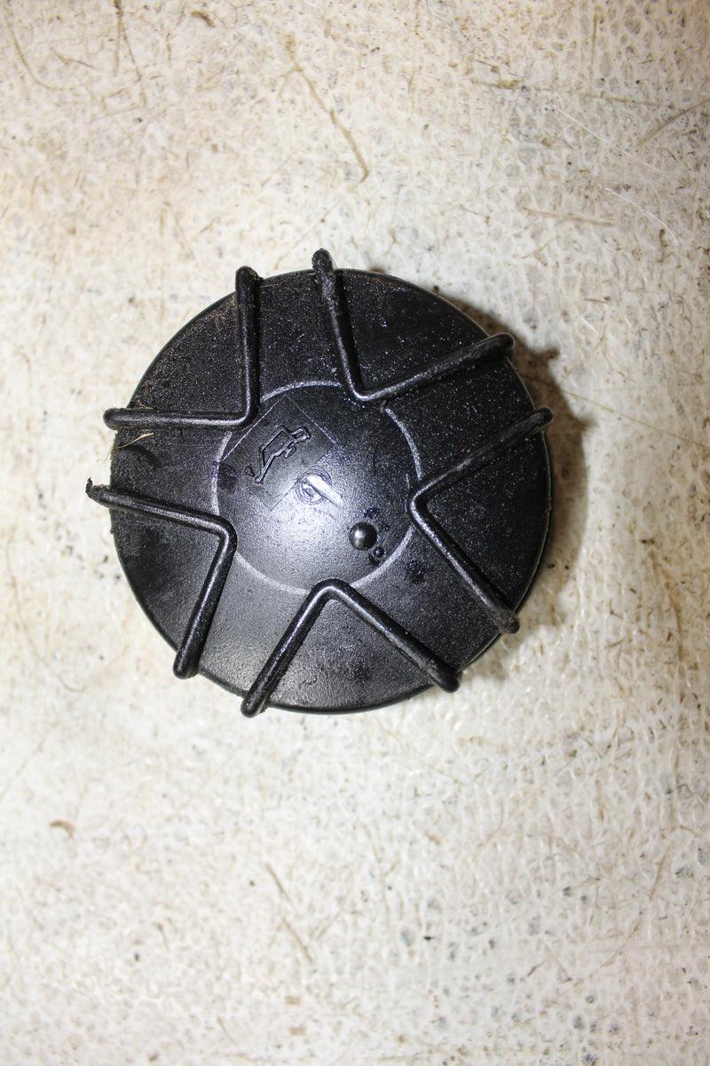 Suzuki DT150 150hp Outboard Oil Tank Cap (69200-87D05)