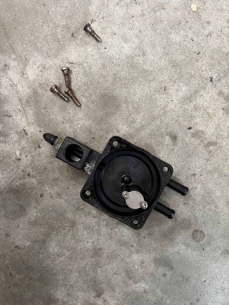 Evinrude Etec 2 stroke outboard VST bottom