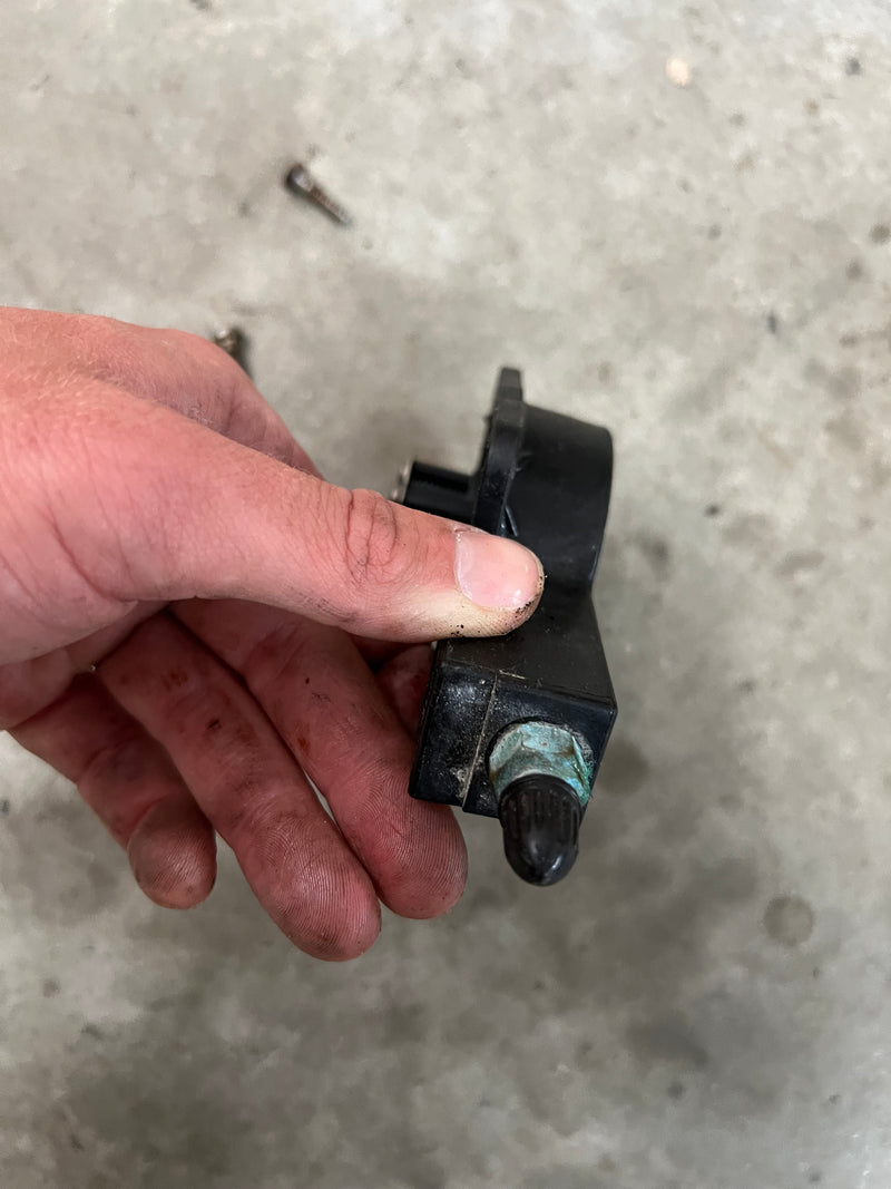Evinrude Etec 2 stroke outboard VST bottom