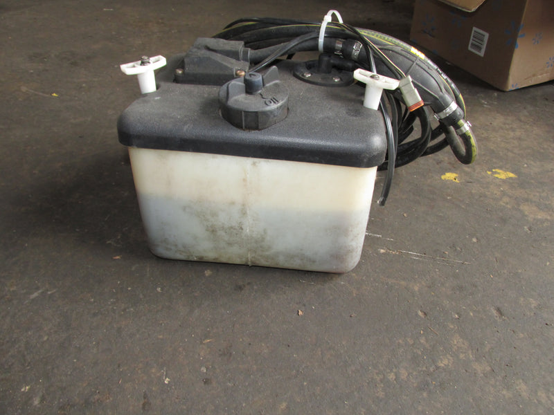 Johnson/evinrude Outboard BRP Dual hose oil tank