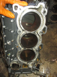 Load image into Gallery viewer, Yamaha 250hp 4 stroke outboard Crankcase Block
