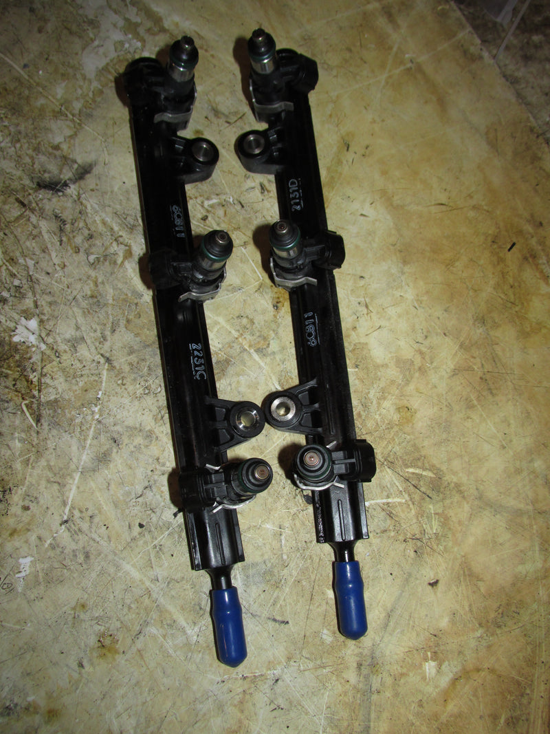 Yamaha 4.2L 300hp 4 Stroke Outboard Fuel Rail/Injector set (6AW-13761-00-00)