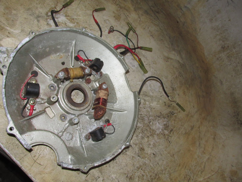 Suzuki DT75 75hp Outboard Stator/Timer Base (32120-95600)
