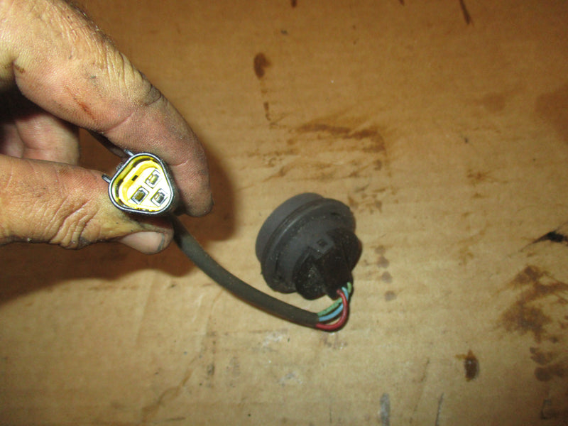Yamaha 115hp 2 stroke outboard tilt trim switch (6R3-82563-00)