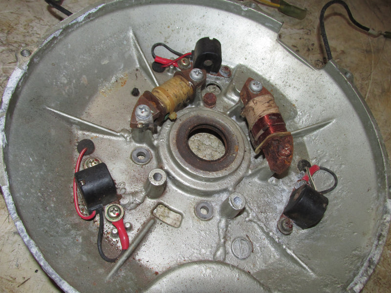 Suzuki DT75 75hp Outboard Stator/Timer Base (32120-95600)