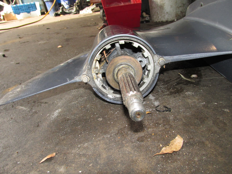 Yamaha 4.2L 300hp 4 Stroke Outboard 25 inch lower unit (PARTS)