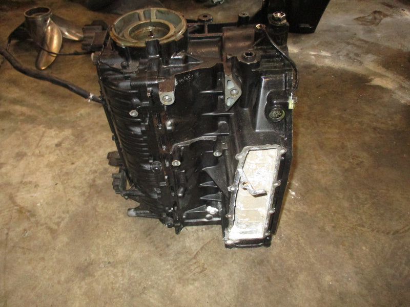 Suzuki DF90 outboard crankcase block