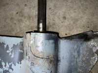 Load image into Gallery viewer, Yamaha 115hp 2 stroke outboard 20" lower unit PARTS ONLY
