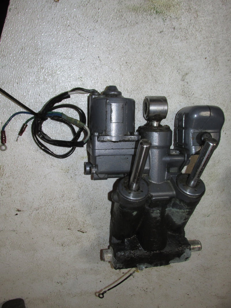 Yamaha 150hp 2 Stroke Outboard Tilt Trim Unit