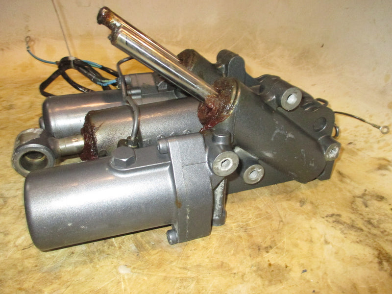 Yamaha 4.2L 300hp 4 stroke outboard tilt trim unit