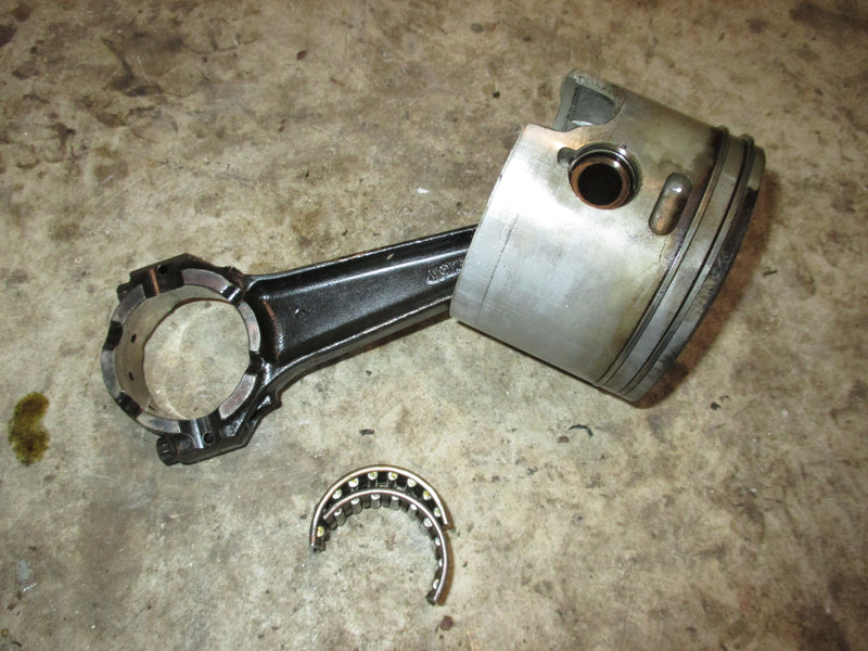 Johnson/Evinrude 150hp 2 stroke 60 degree outboard port piston and rod (436242)