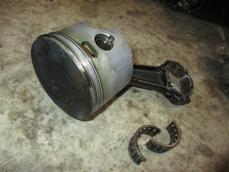 Johnson/Evinrude 150hp 60 degree outboard starboard piston/ rod (436243)
