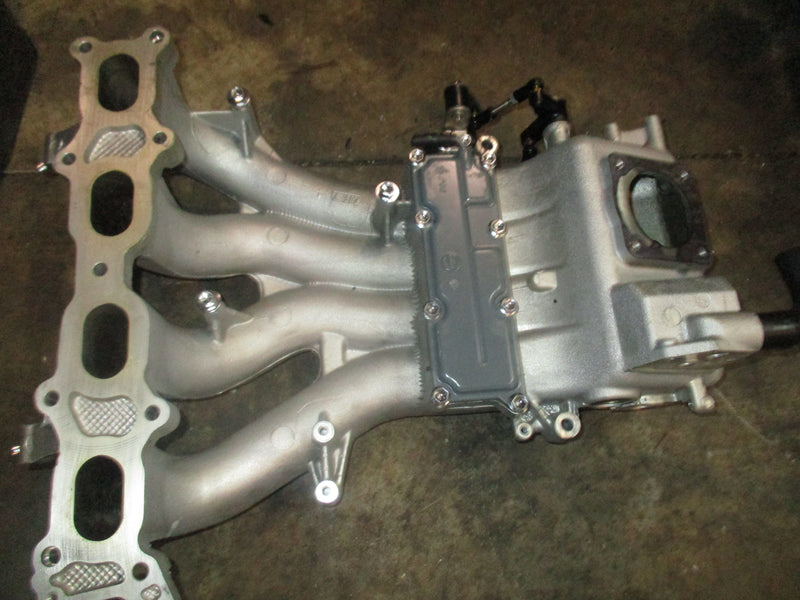 Suzuki DF90 outboard intake manifold (13110-90J02)
